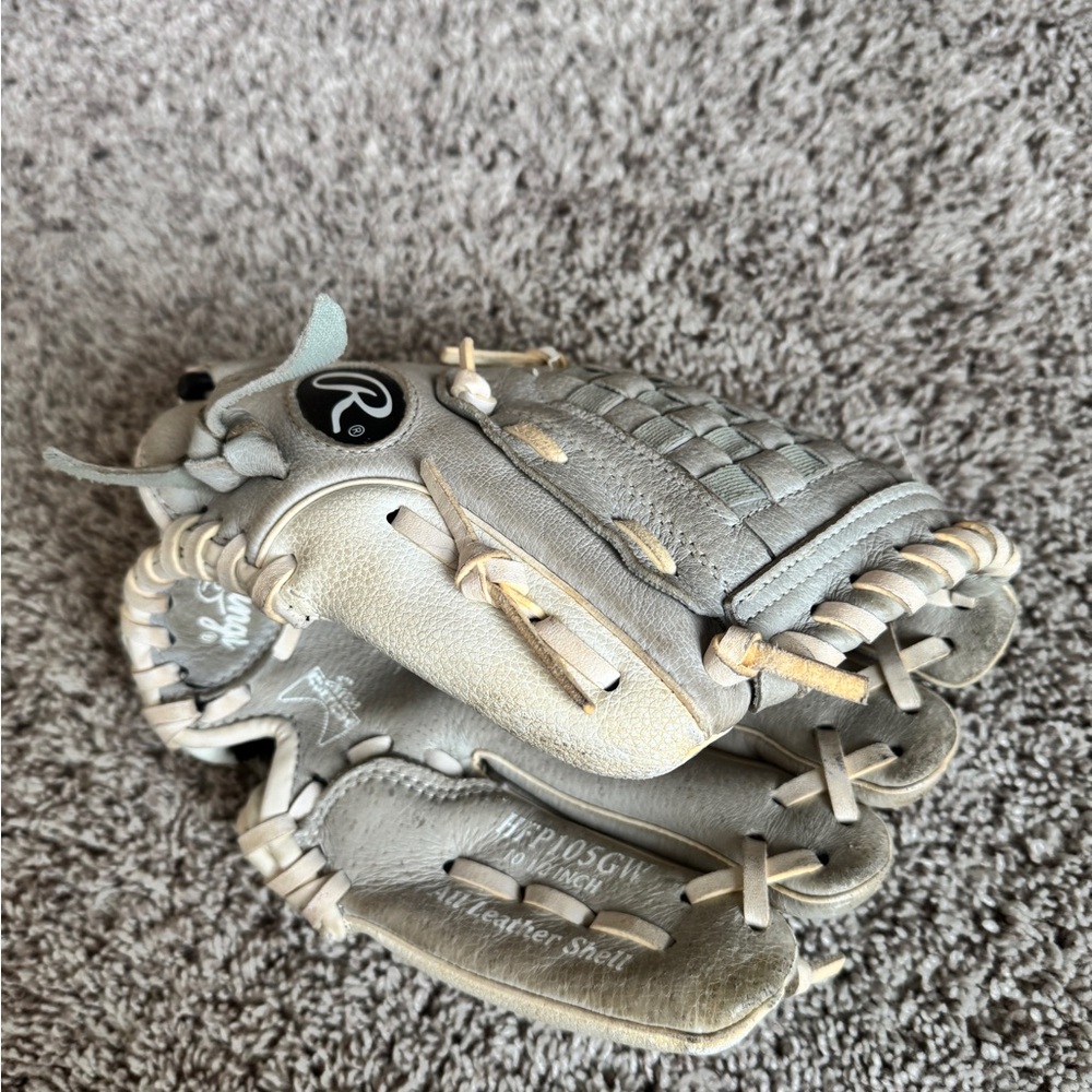 Rawlings Gray Baseball Glove